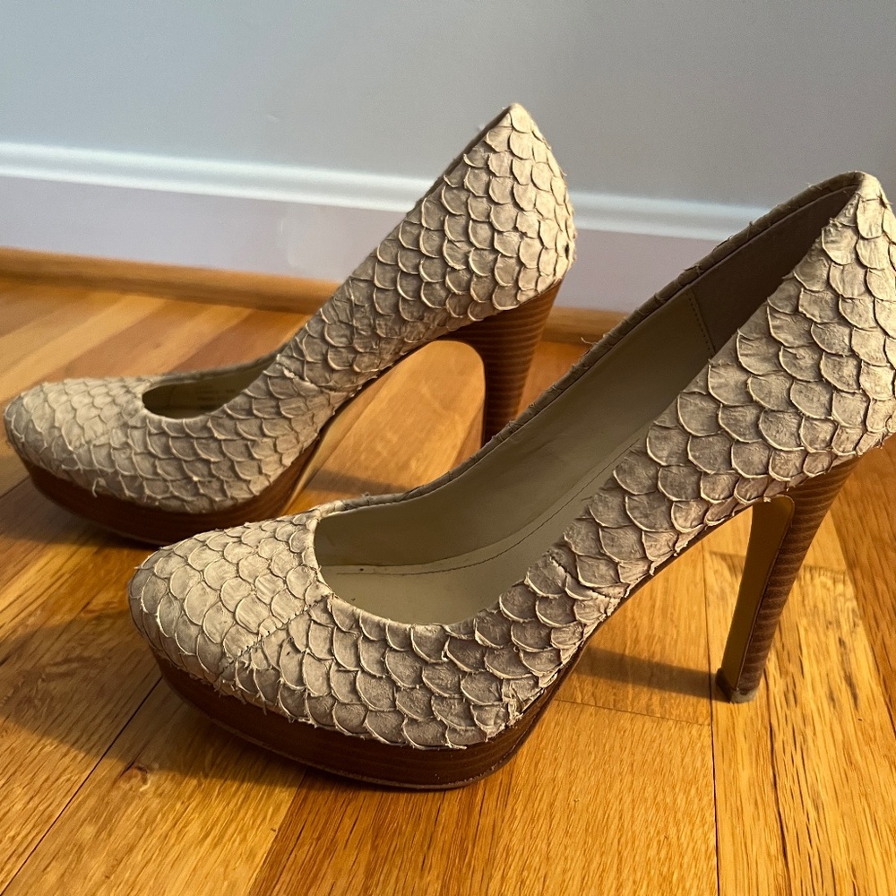 Calvin Klein Kendall Snakeskin Platform Heels – Size 6